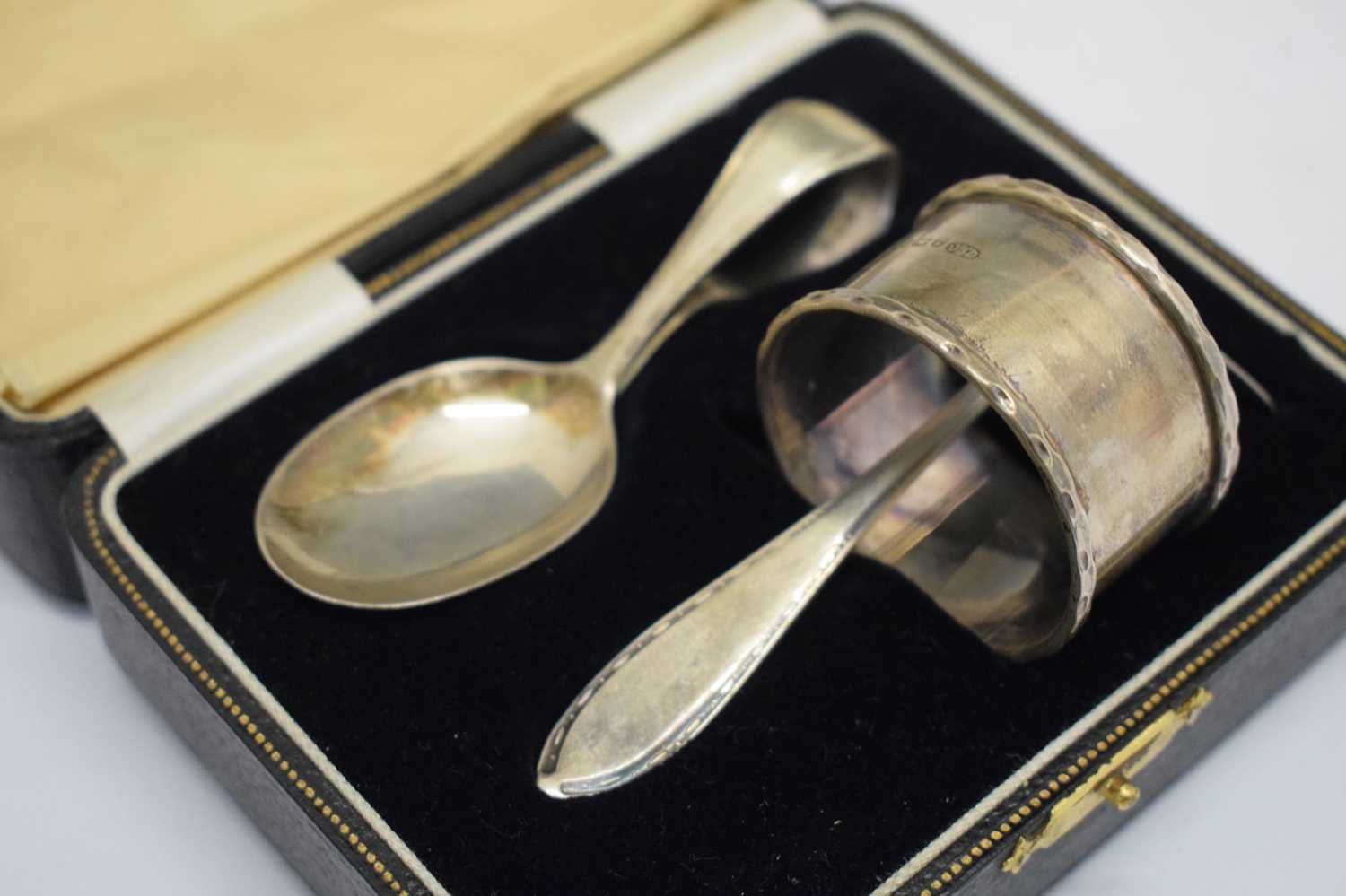 Cased three-piece silver christening set, and a cased set of silver handled butter knives - Image 3 of 4