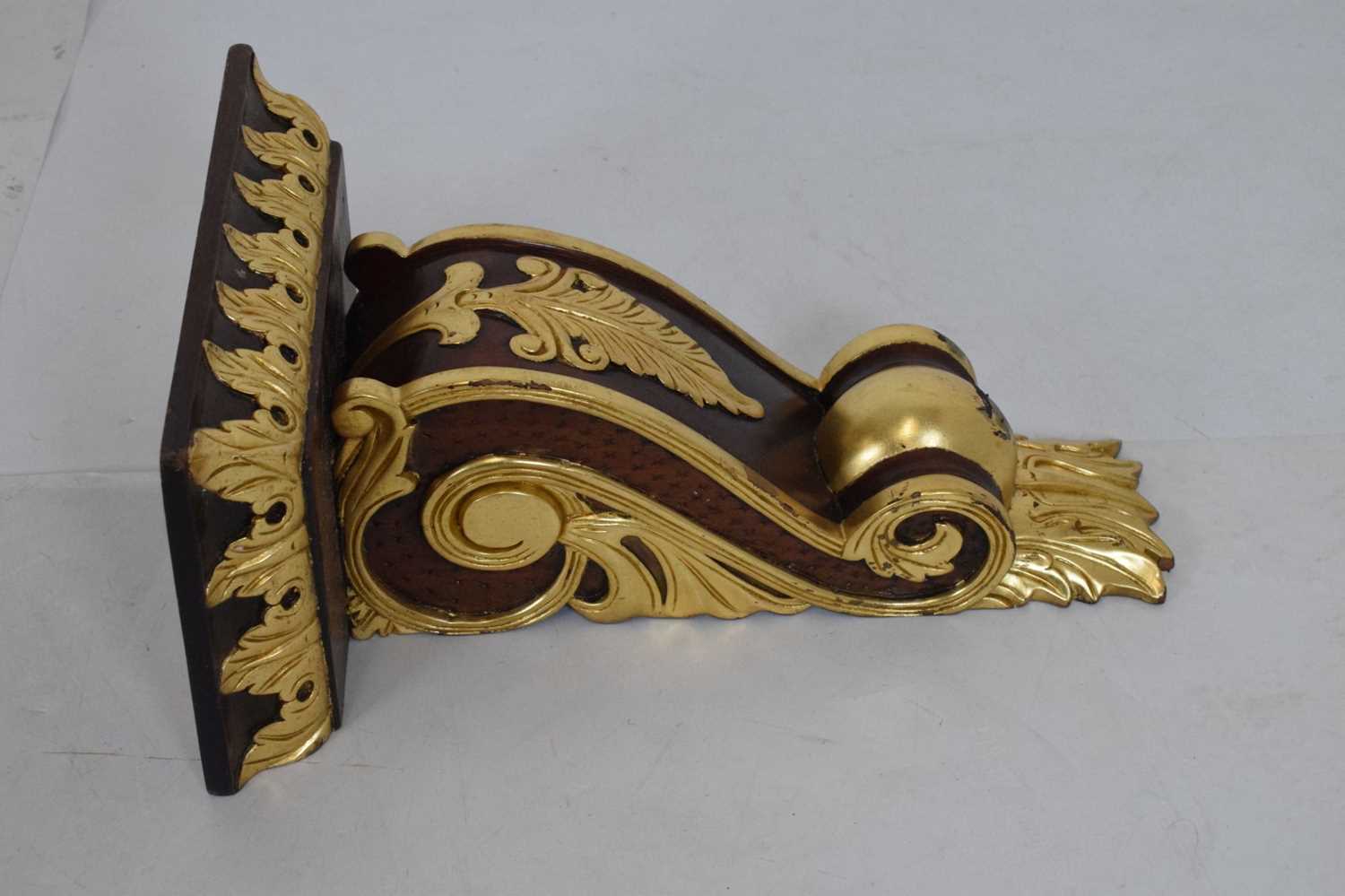 Pair of parcel gilt wall brackets - Image 3 of 18