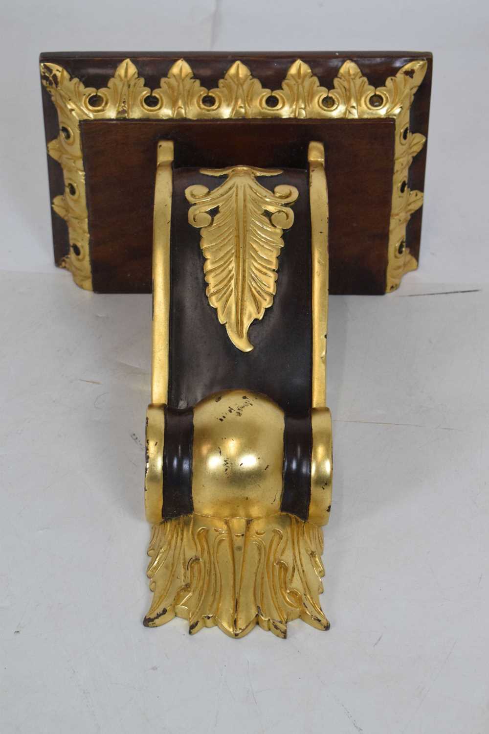 Pair of parcel gilt wall brackets - Image 7 of 18