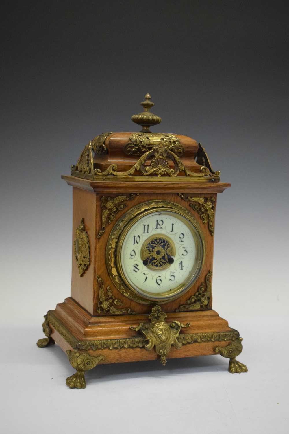 Late 19th/ early 20th Century oak mantel clock - Image 8 of 8