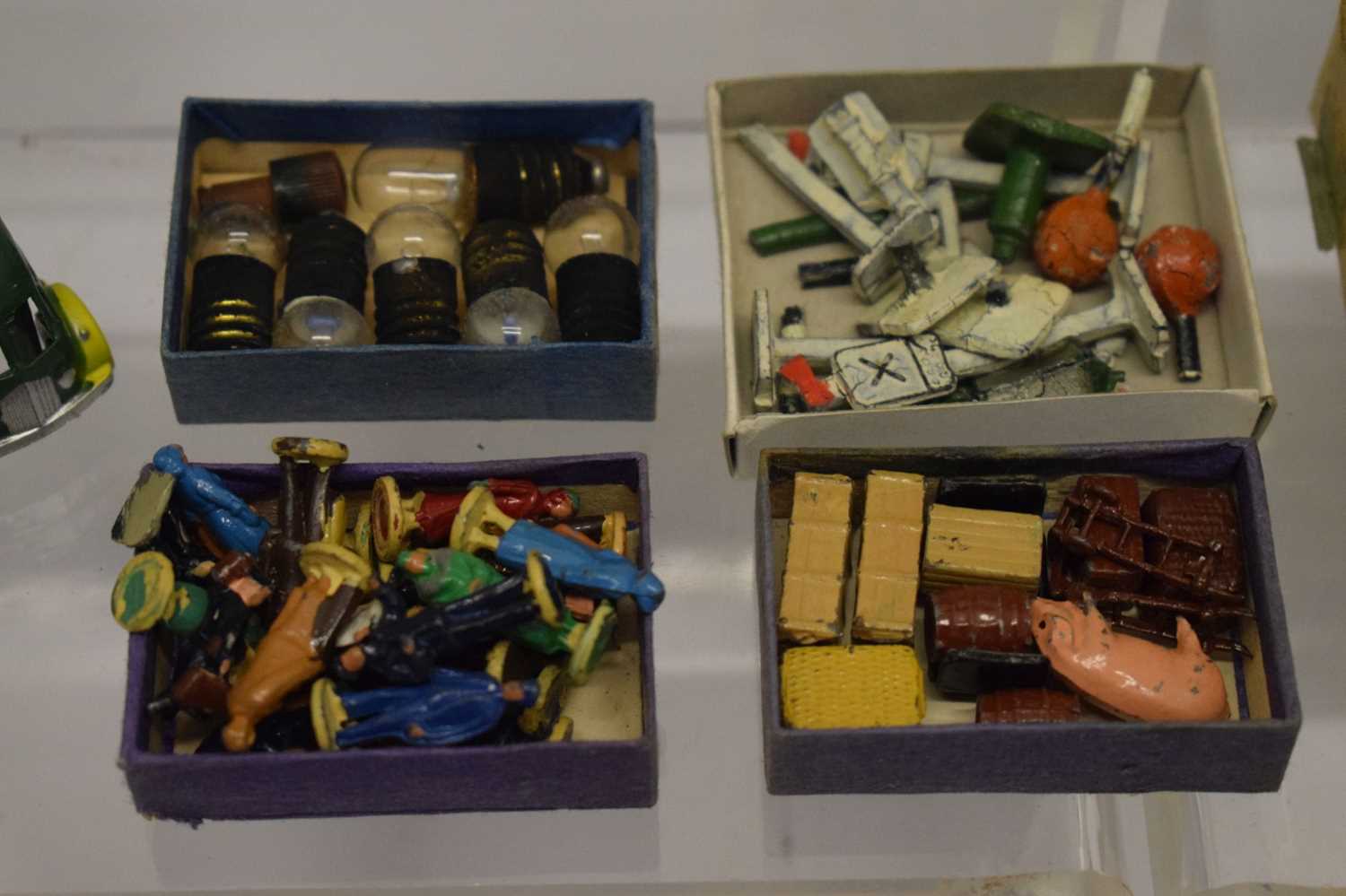 Hornby Dublo - Quantity of 00 gauge railway trainset items - Image 10 of 14