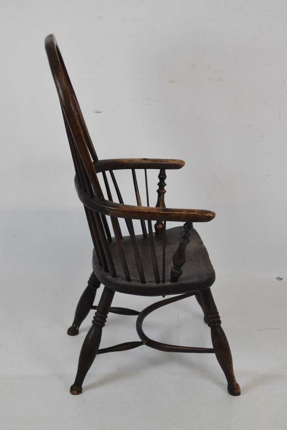 19th Century elm and ash framed Windsor armchair - Image 6 of 16