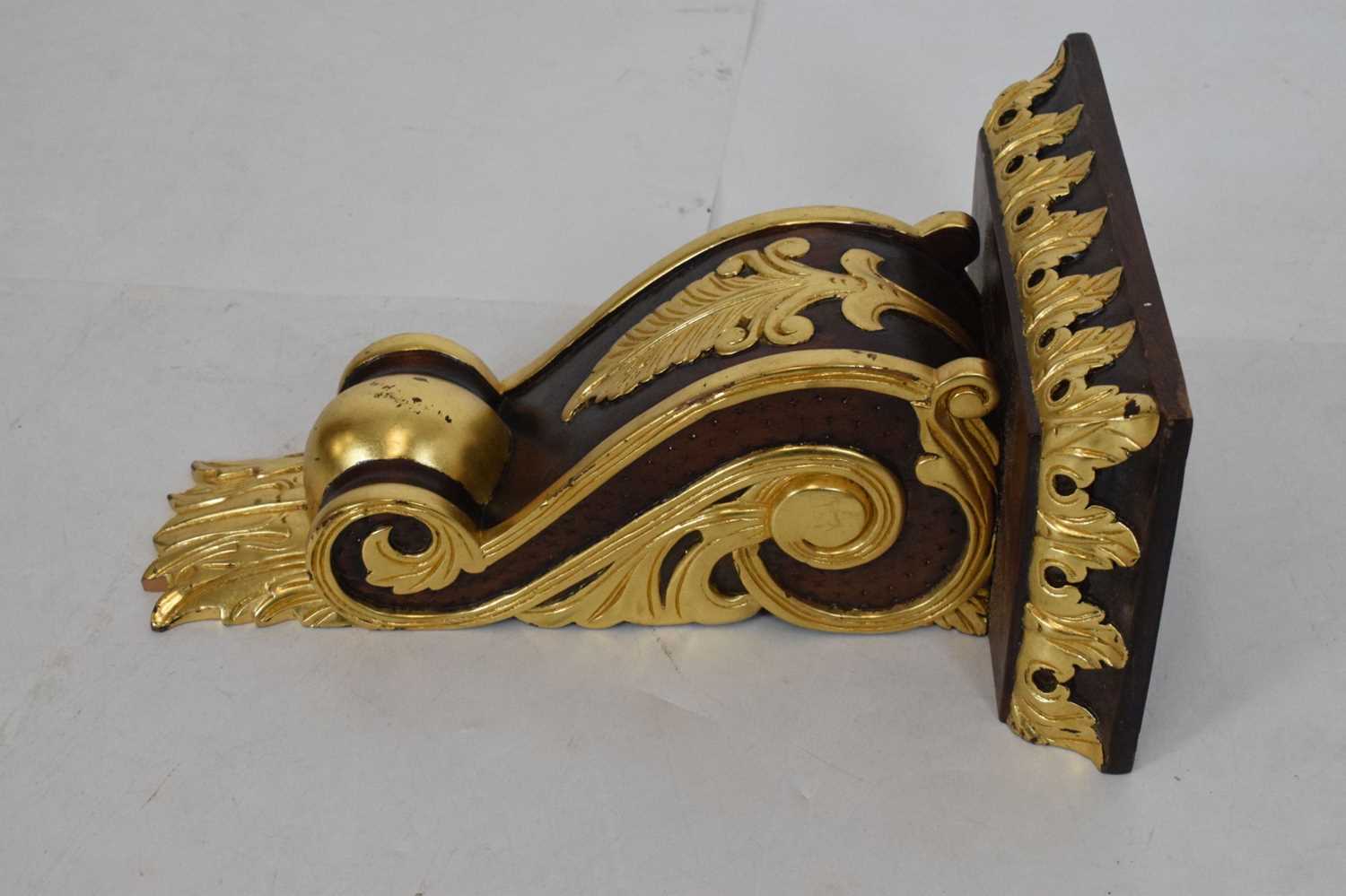 Pair of parcel gilt wall brackets - Image 10 of 18