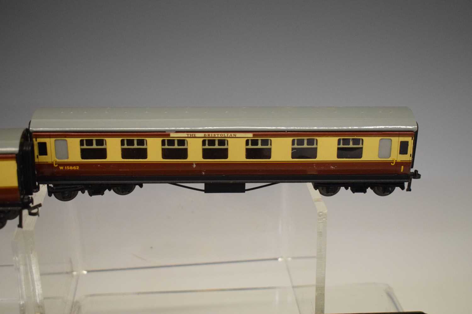 Hornby Dublo - Quantity of 00 gauge railway trainset items - Image 2 of 14