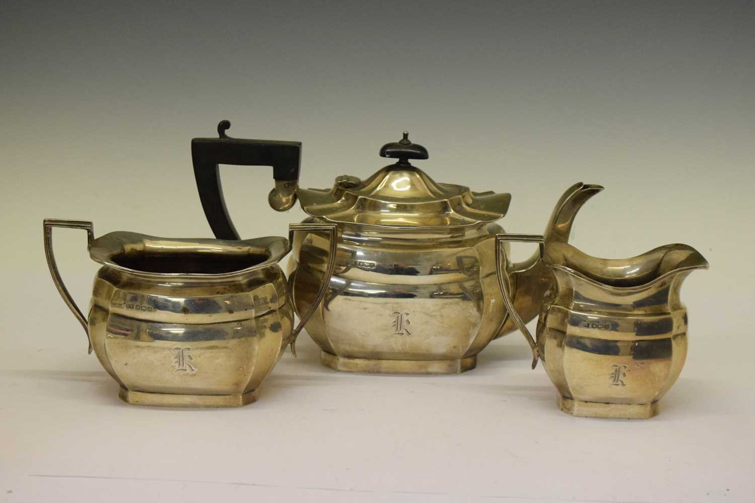 George V silver three-piece tea set - Image 6 of 6