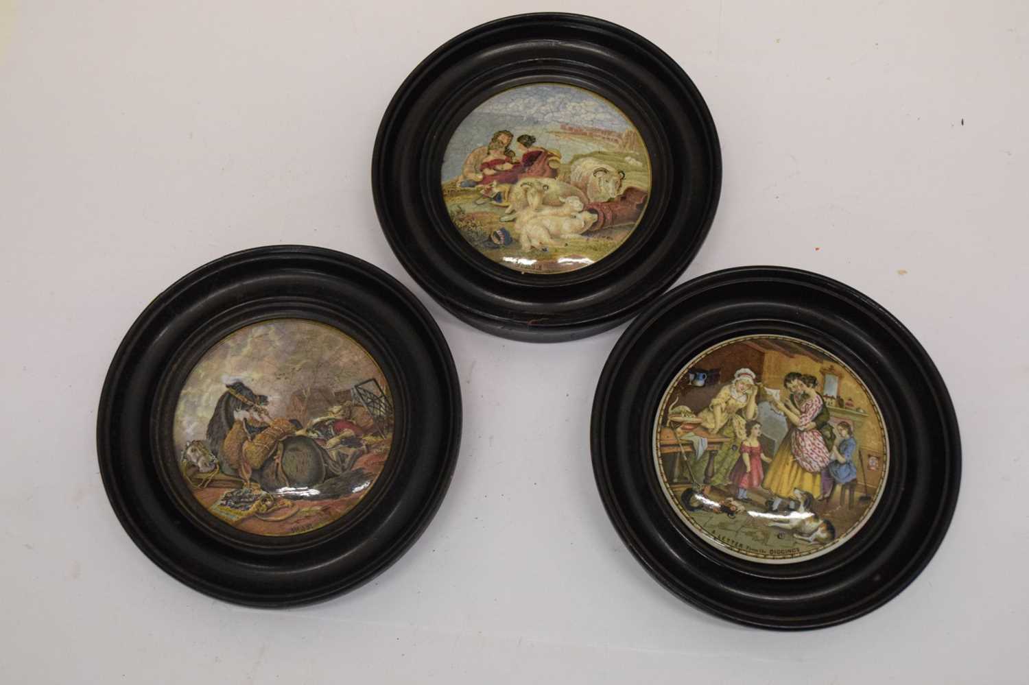 Three Victorian Prattware pot lids - Image 8 of 8