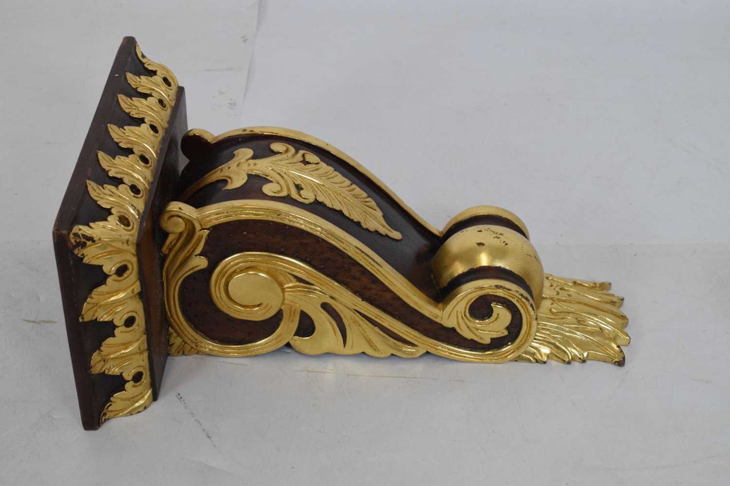 Pair of parcel gilt wall brackets - Image 8 of 18