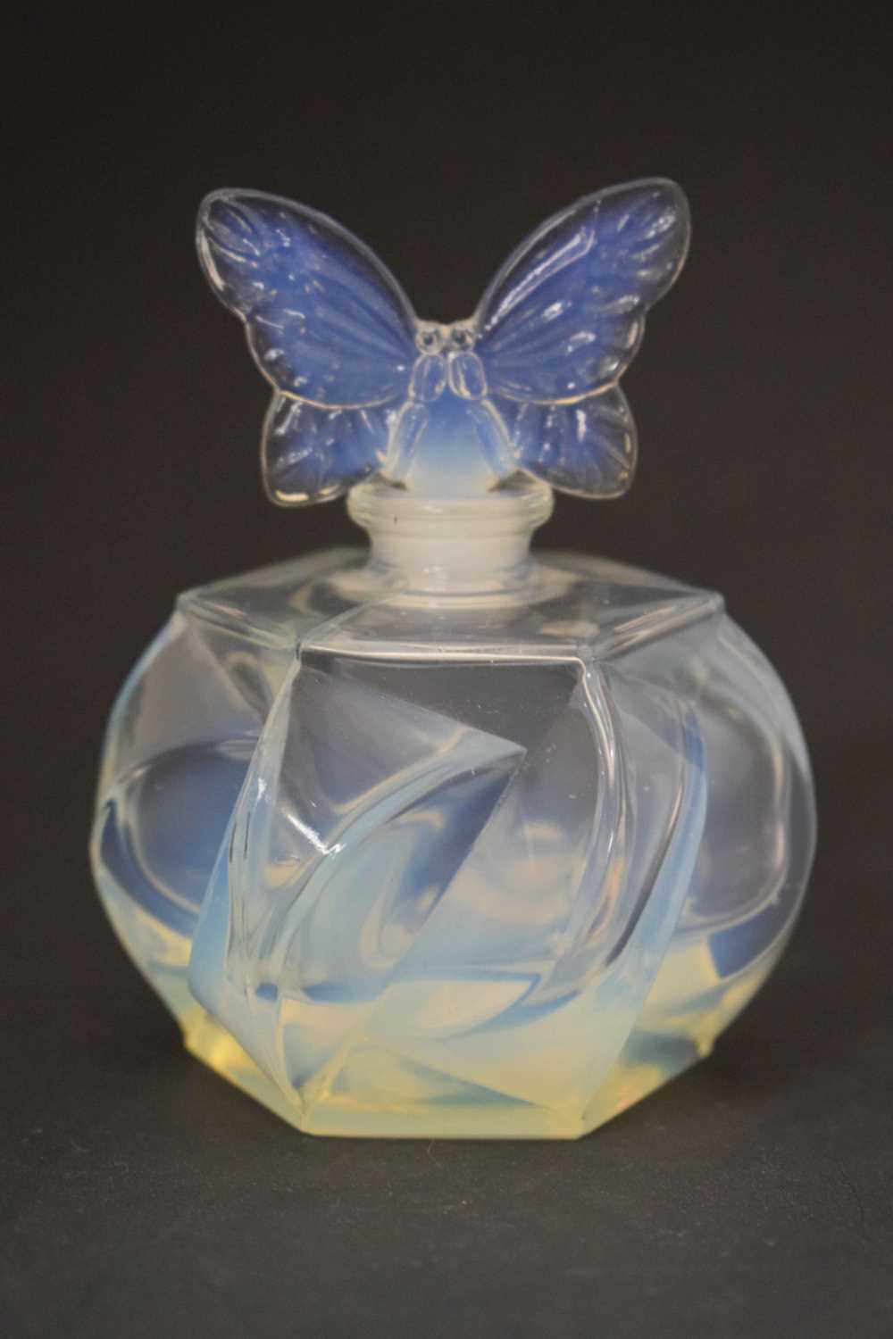 Lalique - Dragonfly paperweight, together with a Nina Ricci scent bottle - Image 6 of 11