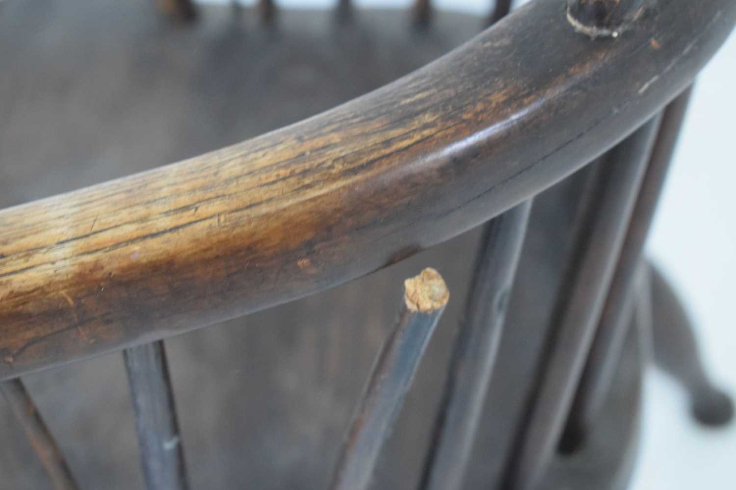 19th Century elm and ash framed Windsor armchair - Image 9 of 16