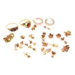 Assorted 9ct gold, yellow metal and unmarked jewellery