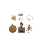 Small group of 9ct gold jewellery