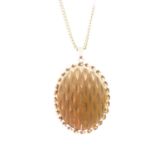 9ct gold oval locket