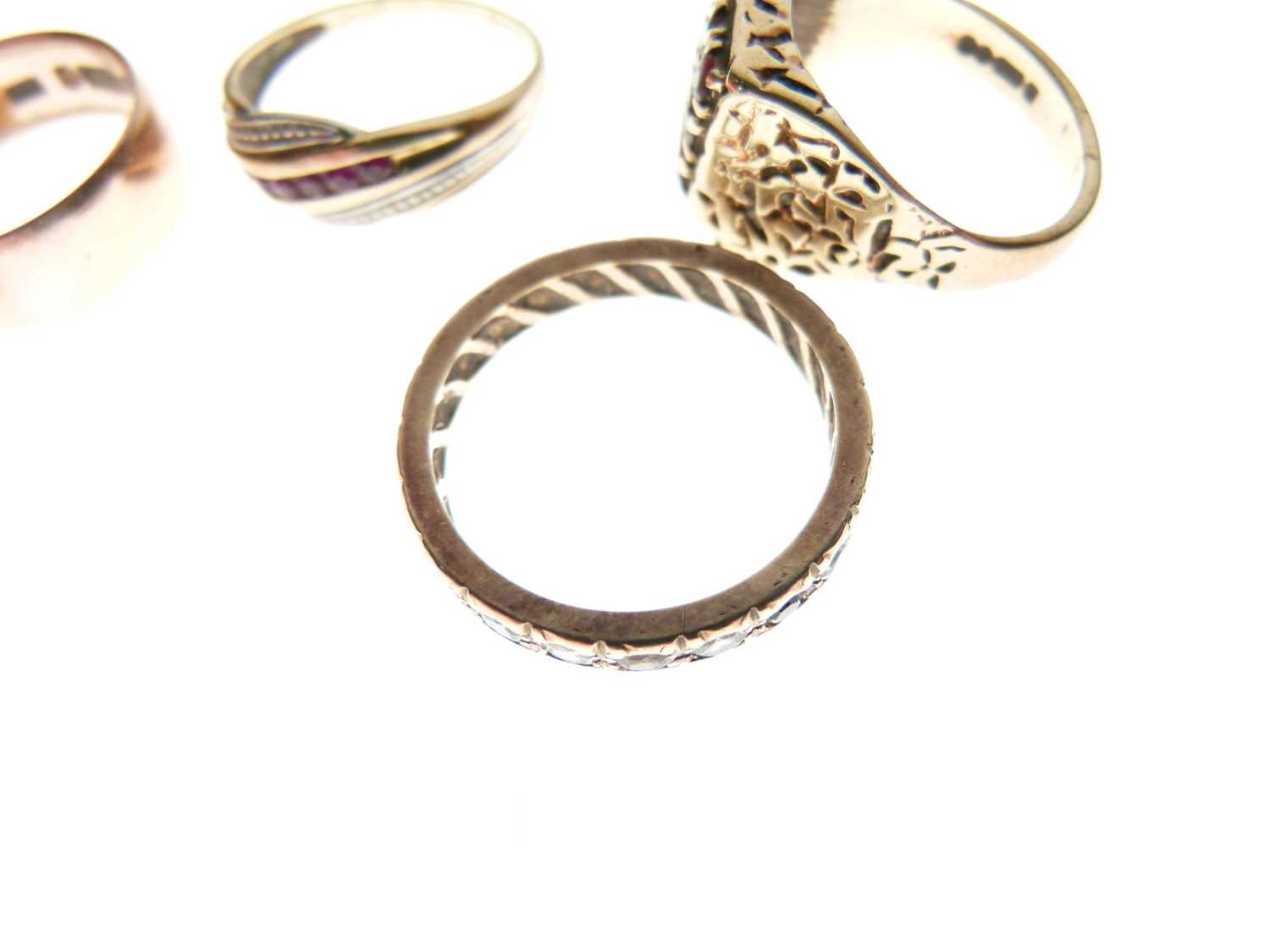 Three 9ct gold rings - Image 5 of 5