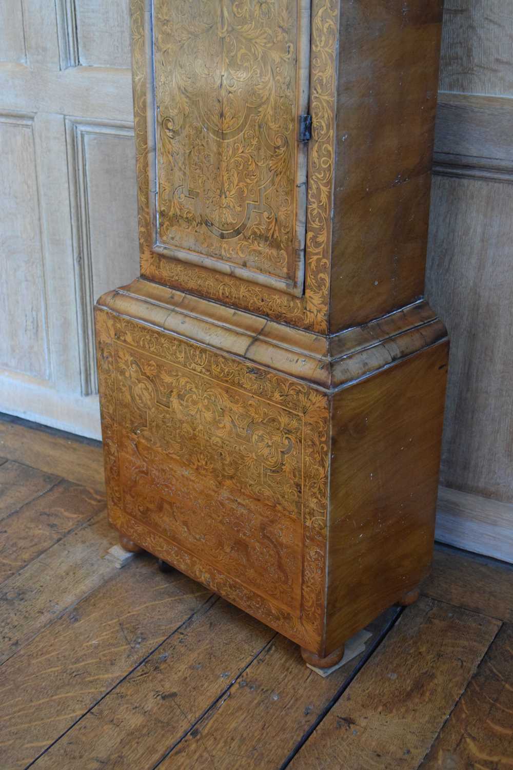 John Norcot, London – Fine walnut and seaweed marquetry eight-day brass dial longcase clock - Image 4 of 18