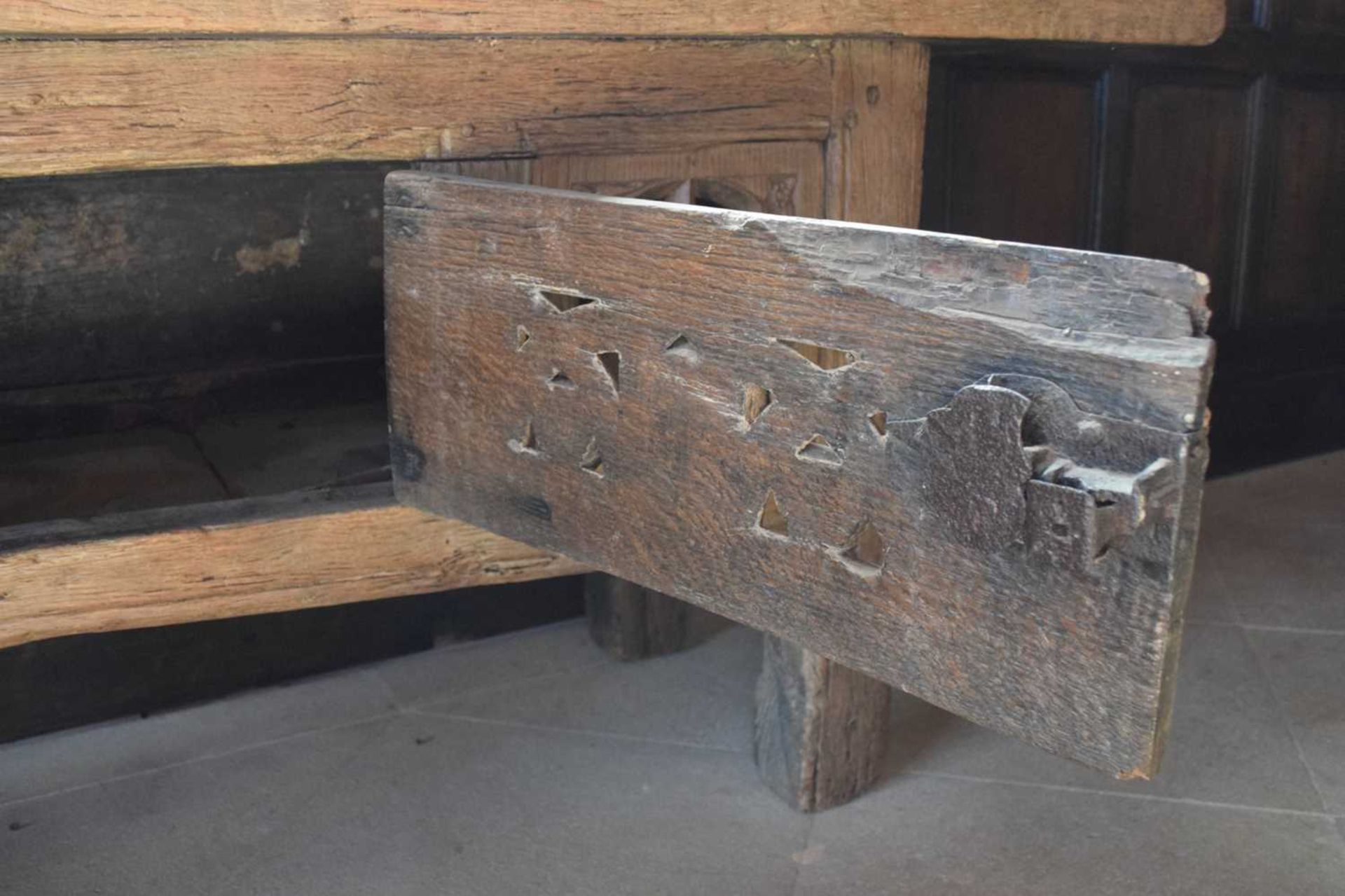 Oak table cupboard - Image 5 of 17