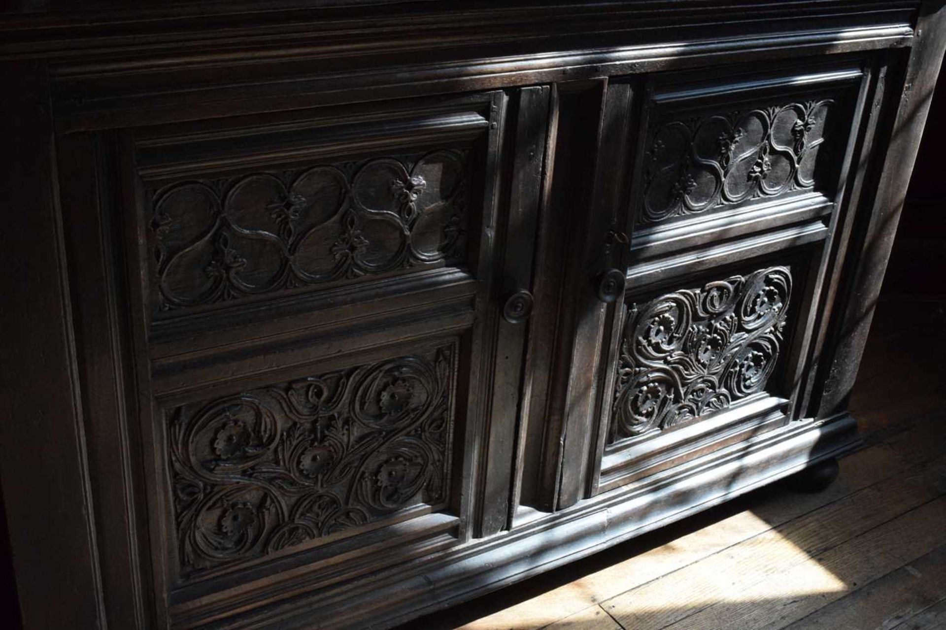 Early 17th Century English carved oak three-tier ‘court’ cupboard - Image 3 of 28