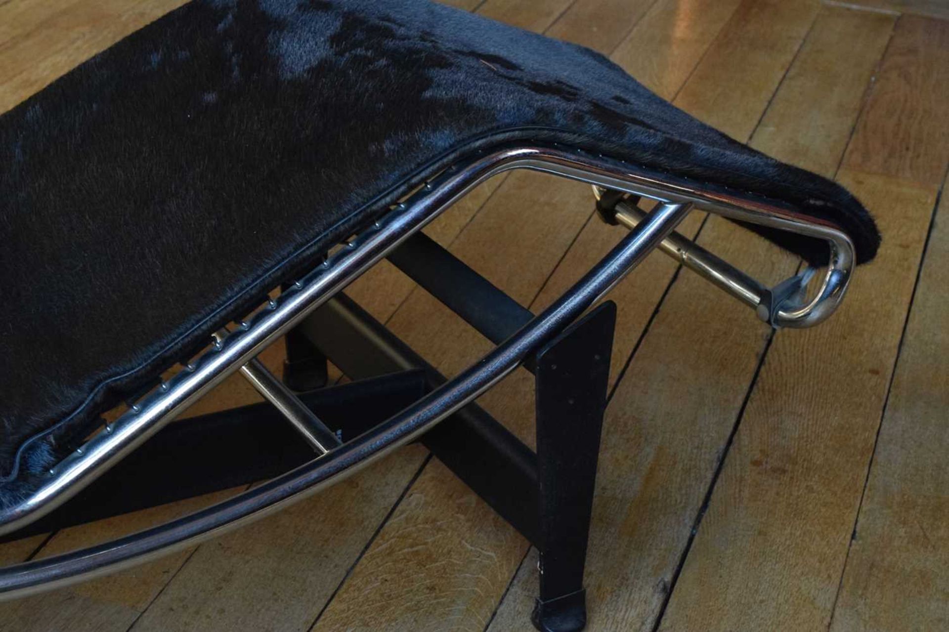 Le Corbusier, Pierre Jeanneret and Charlotte Periand for Cassini, Italy, LC4 chaise longue - Image 7 of 10