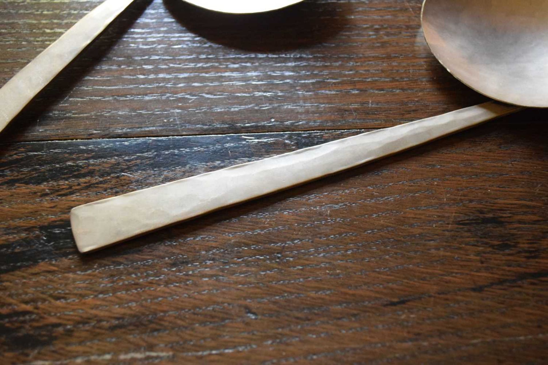 Pair of Elizabeth II Modernist silver spoons by Philippa Jane Merriman - Image 4 of 8