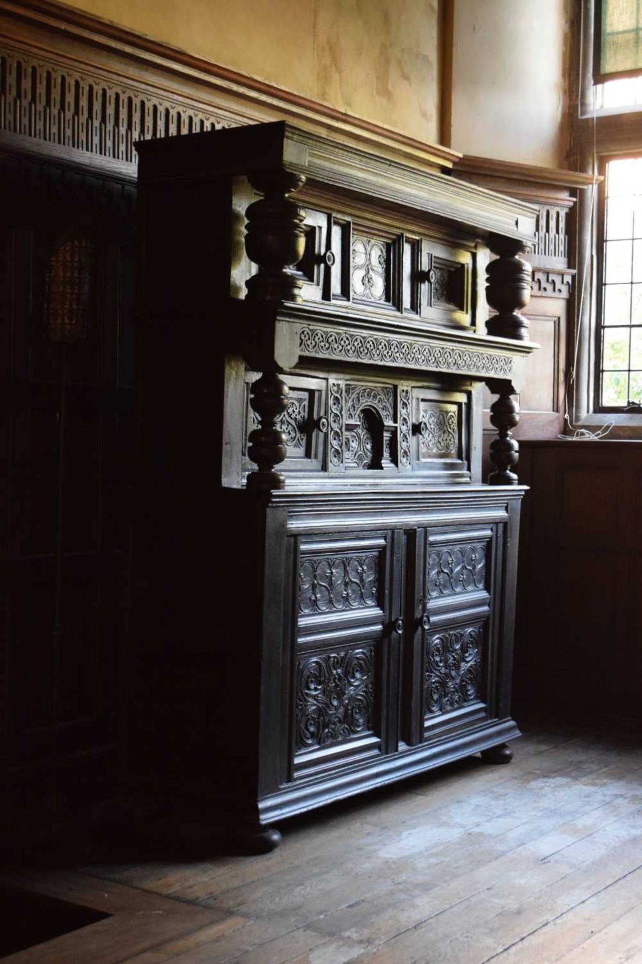 Early 17th Century English carved oak three-tier ‘court’ cupboard - Image 27 of 28