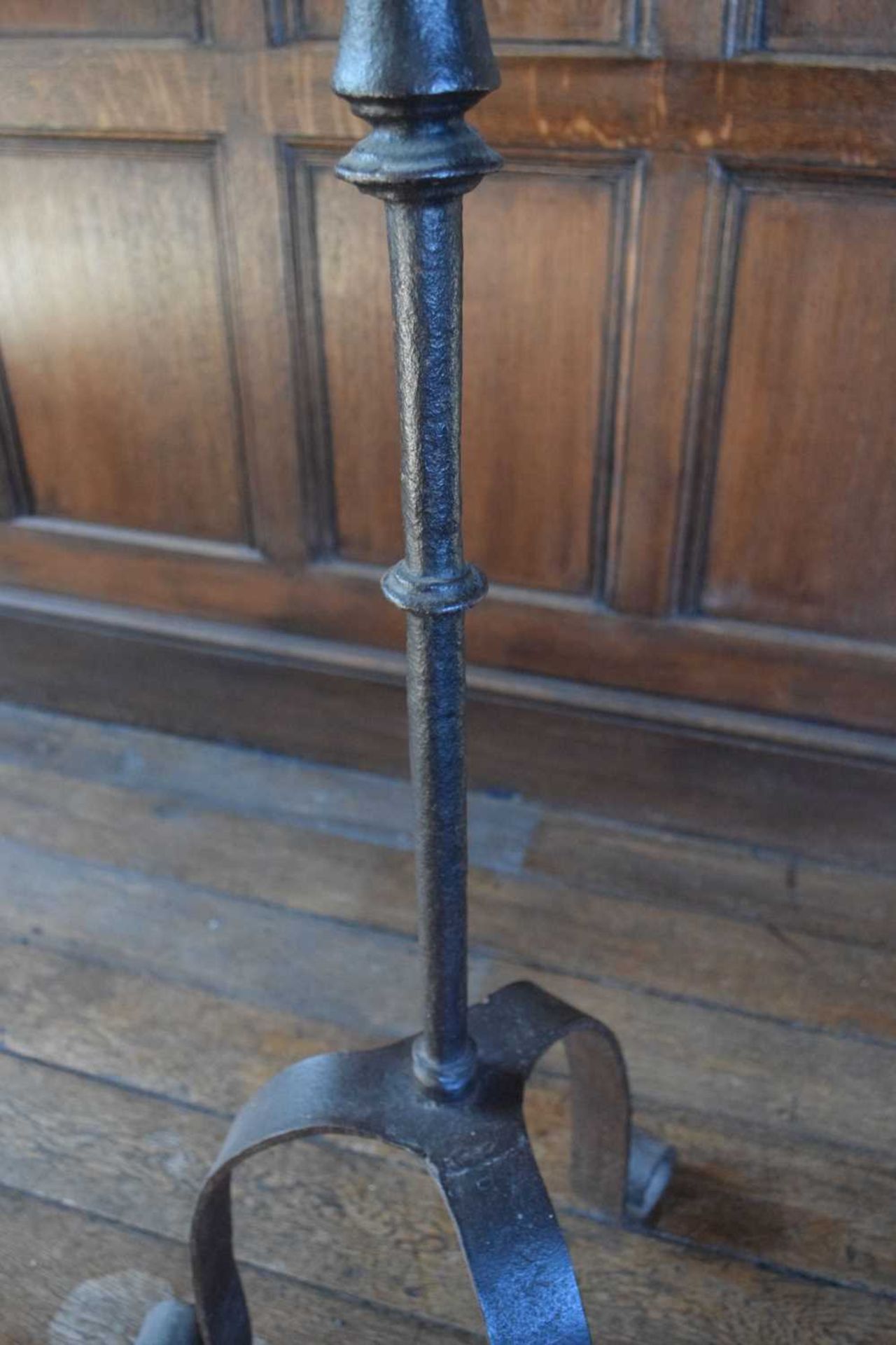 Floor-standing wrought iron candle stand - Image 7 of 13