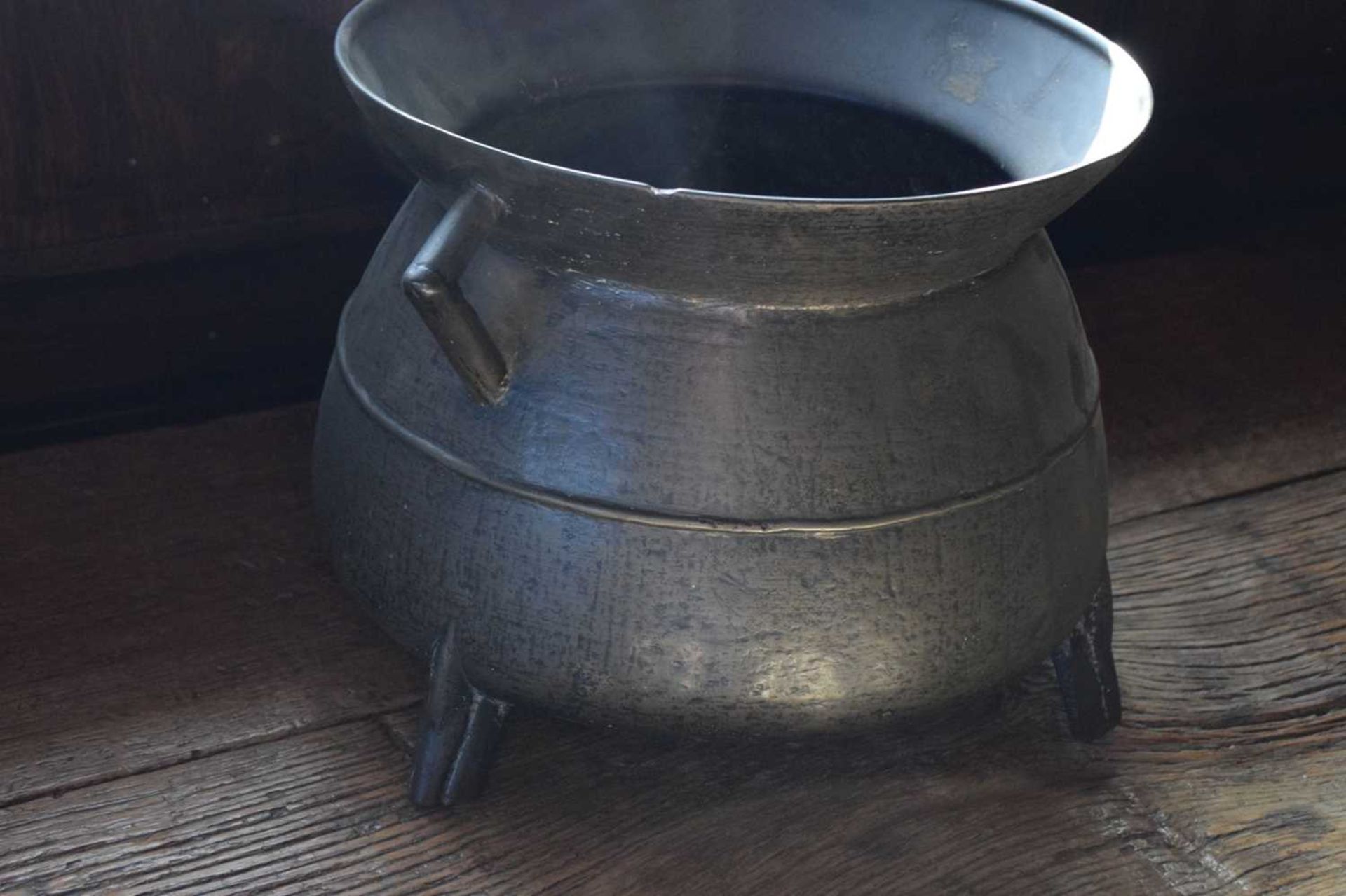 17th Century alloy cauldron - Image 6 of 12