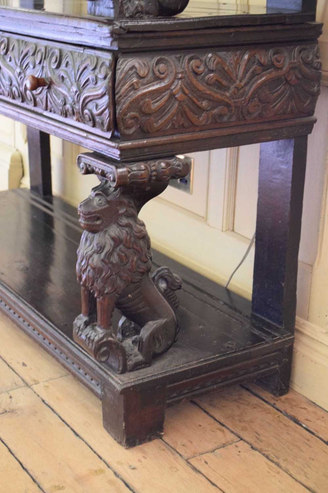 Charles I carved oak three-tier open ‘court cupboard’ or buffet - Image 8 of 17