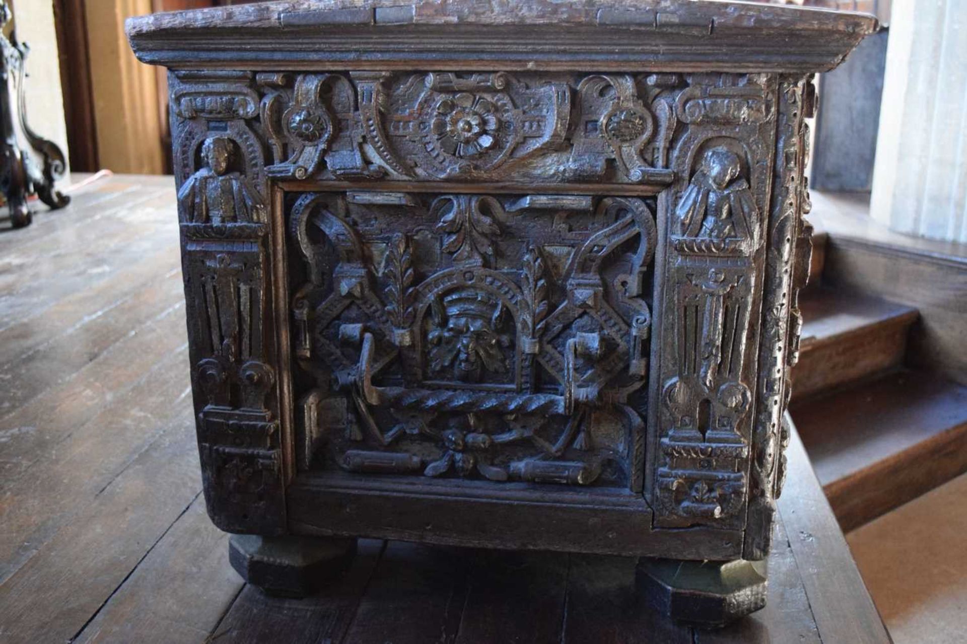 Small late 16th Century carved oak chest - Image 3 of 36