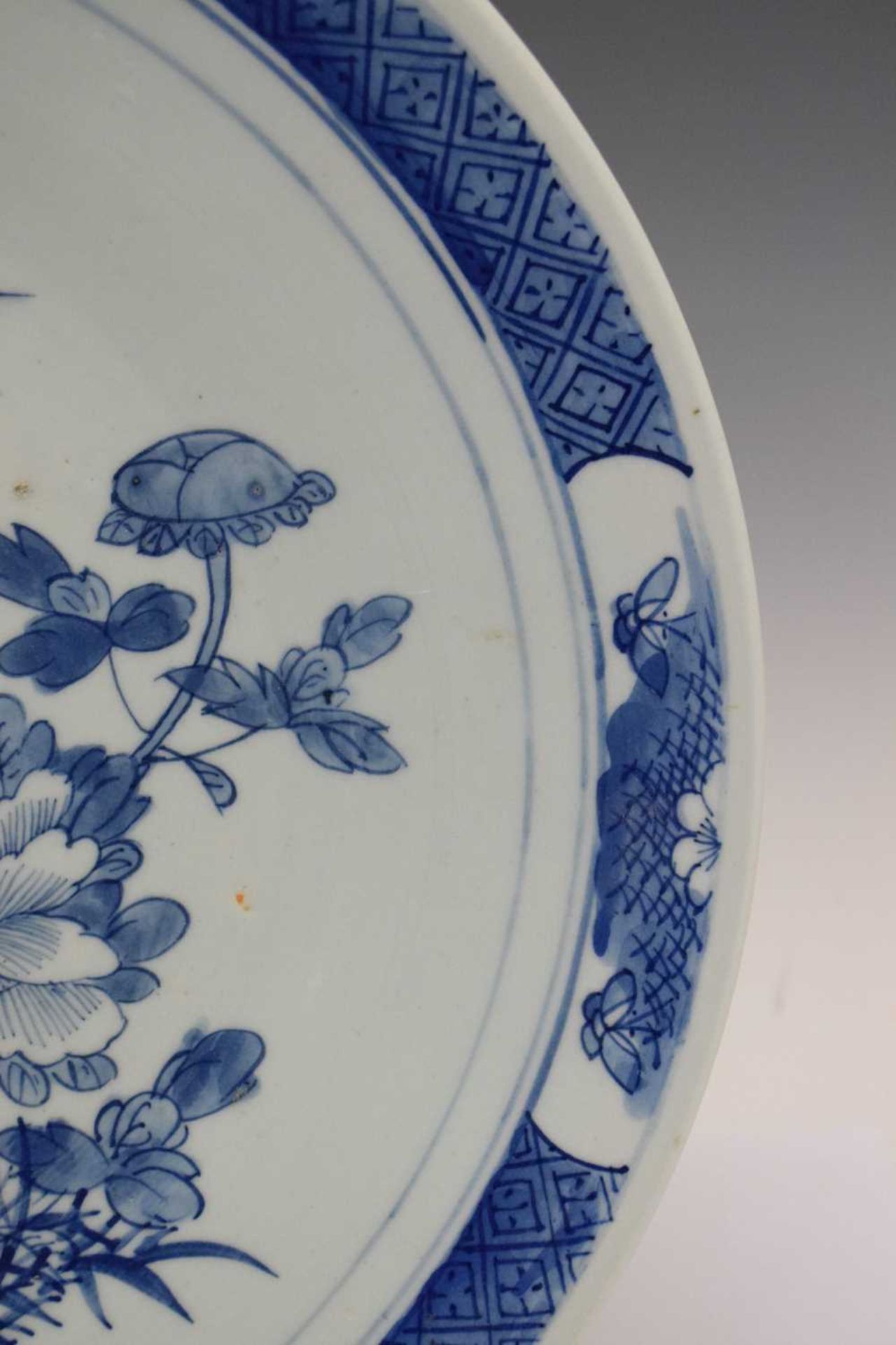 Chinese blue and white porcelain charger - Image 6 of 8