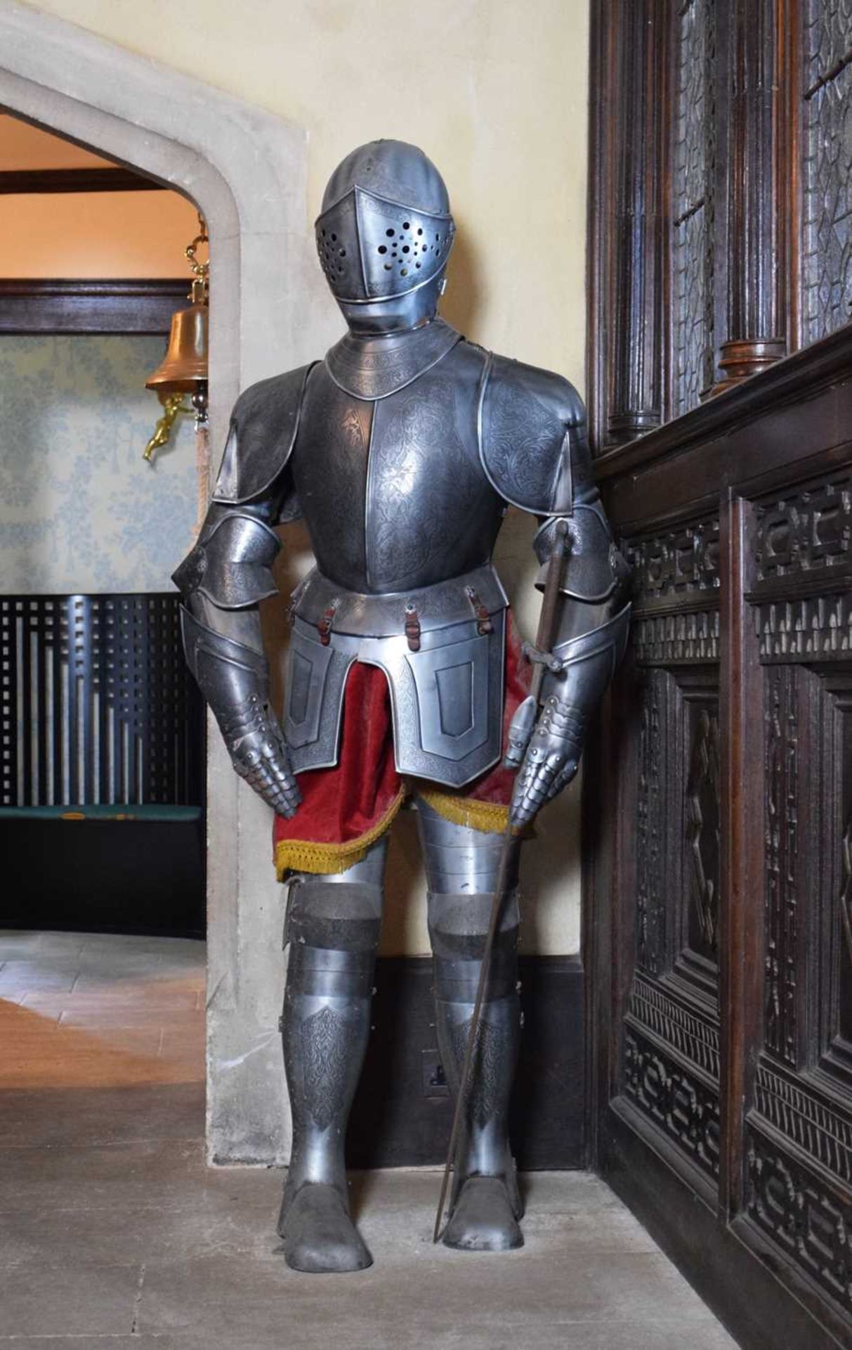 Replica Spanish suit of armour - Image 9 of 13