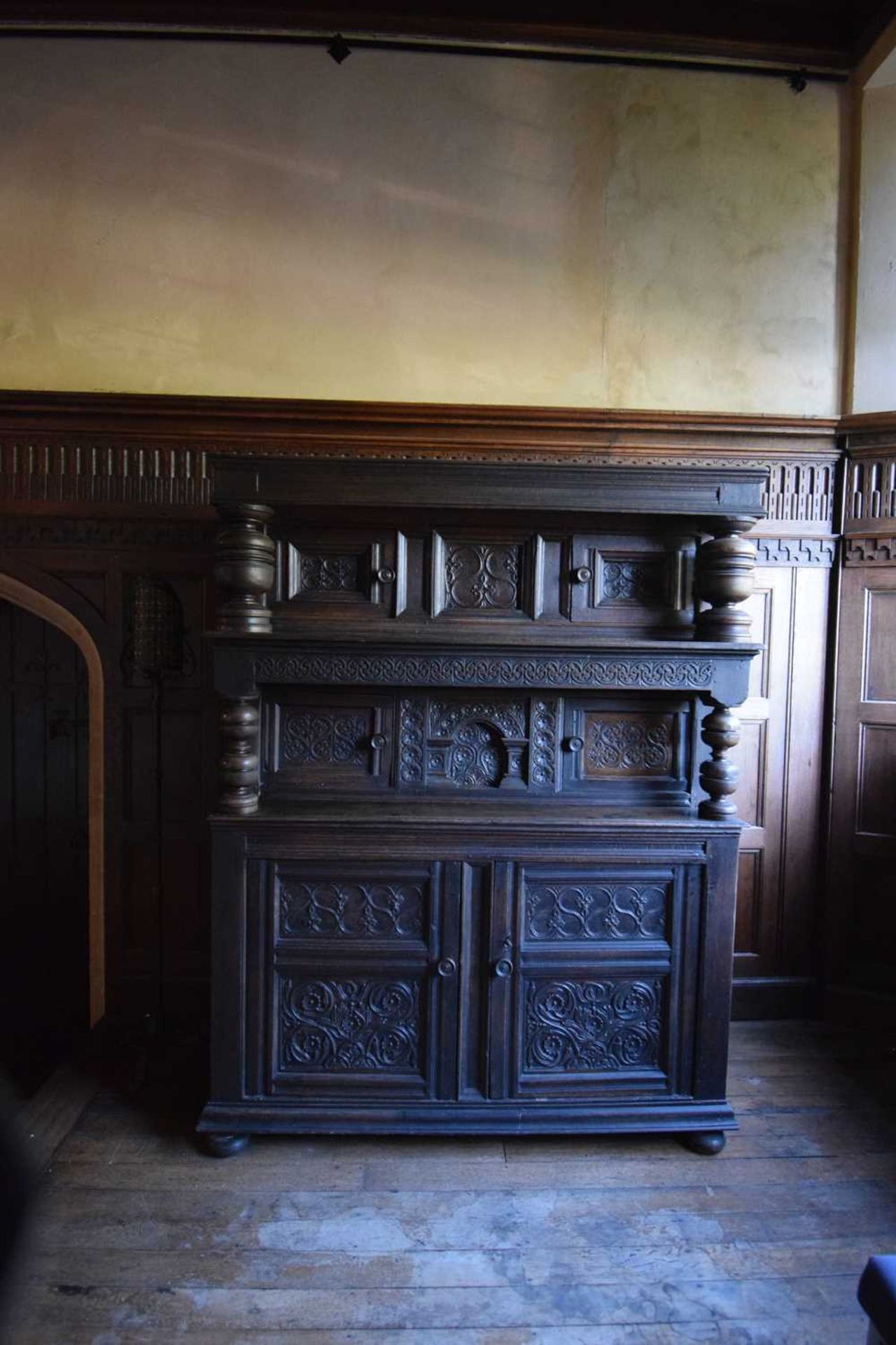 Early 17th Century English carved oak three-tier ‘court’ cupboard - Image 22 of 28