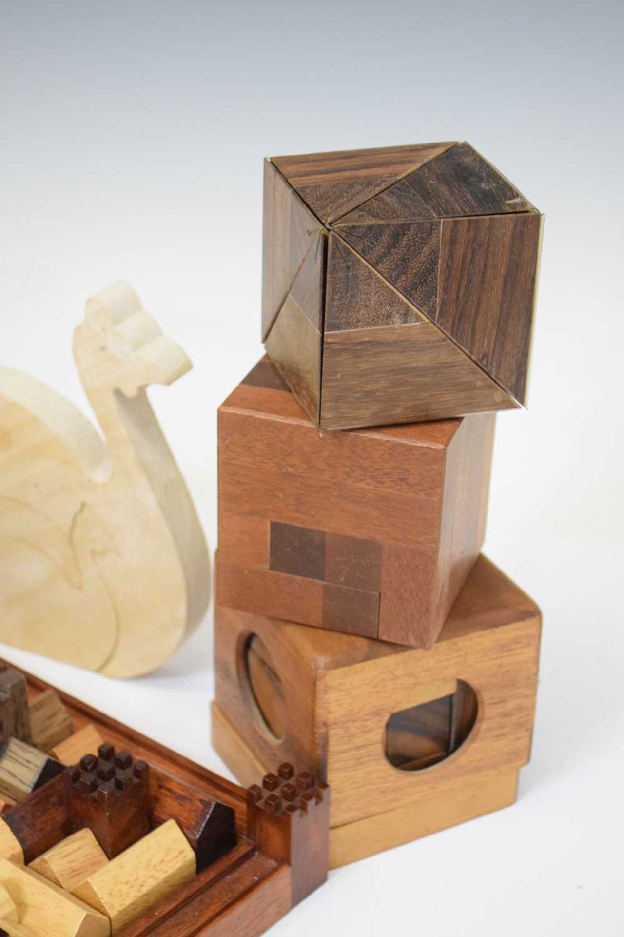 Collection of wooden desk toys - Image 4 of 5