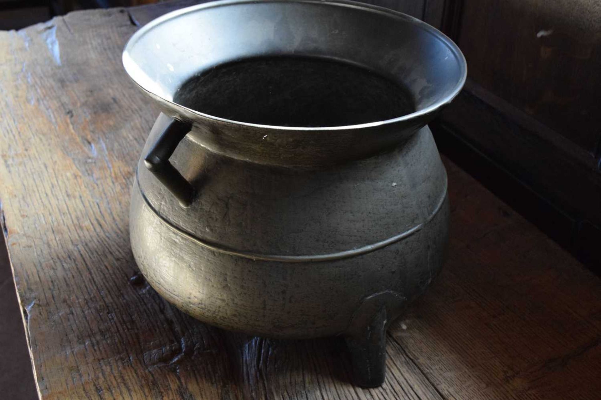 17th Century alloy cauldron - Image 4 of 12