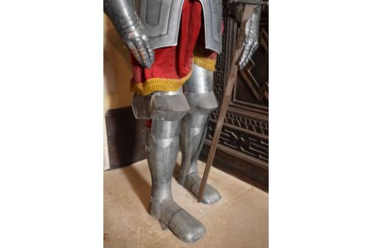 Replica Spanish suit of armour - Image 8 of 13