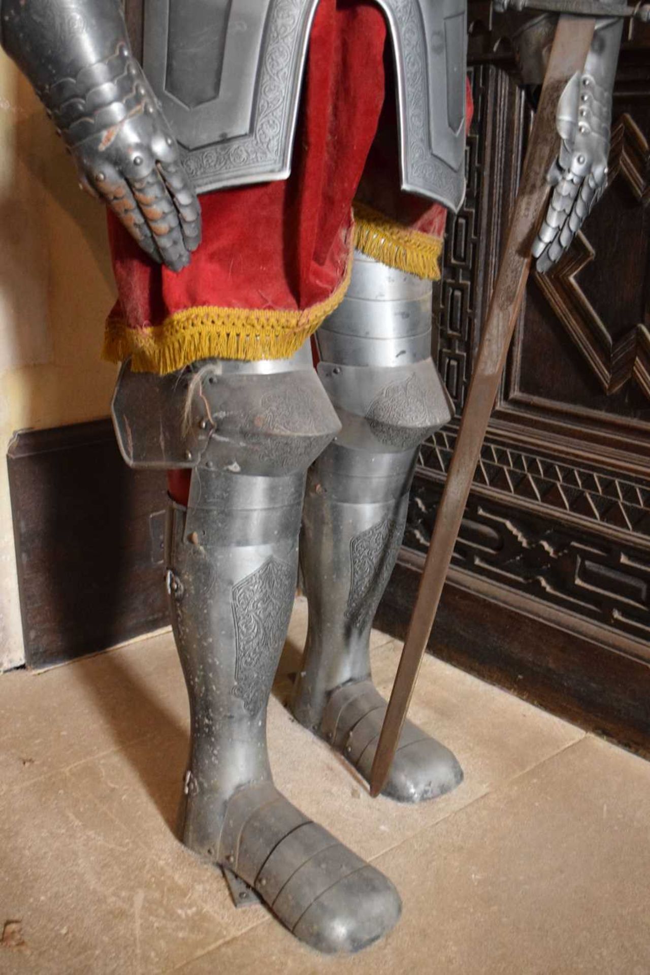 Replica Spanish suit of armour - Image 8 of 13