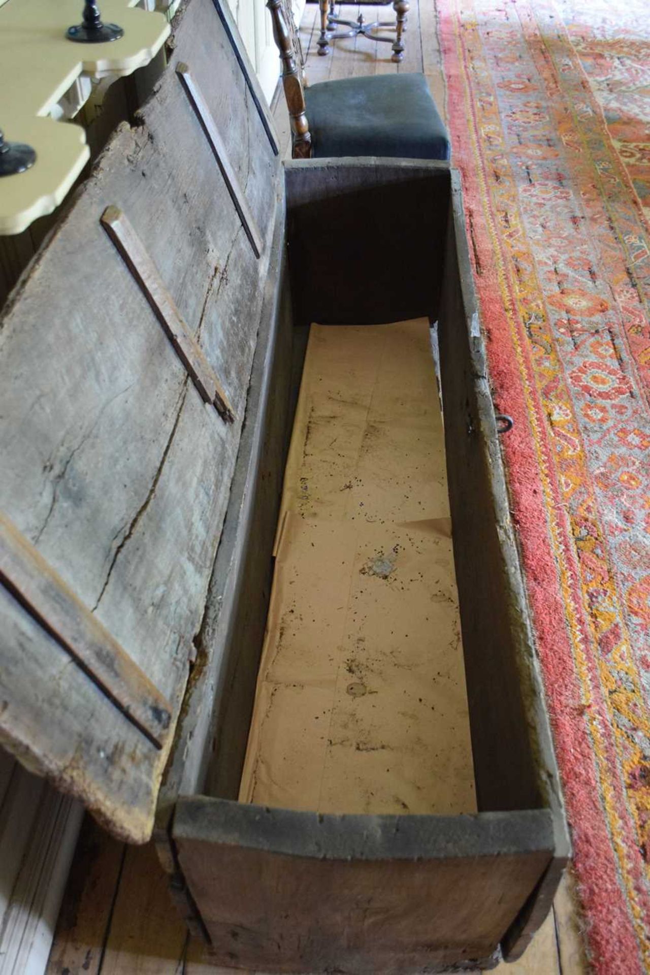 Impressive oak boarded chest, circa 1500 - Image 14 of 25