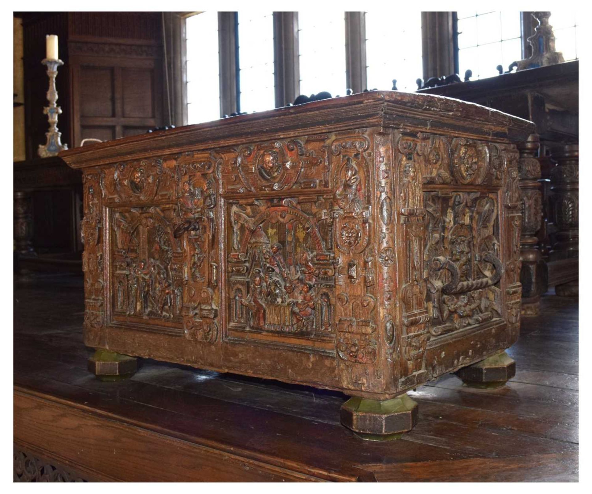 Small late 16th Century carved oak chest - Image 19 of 36