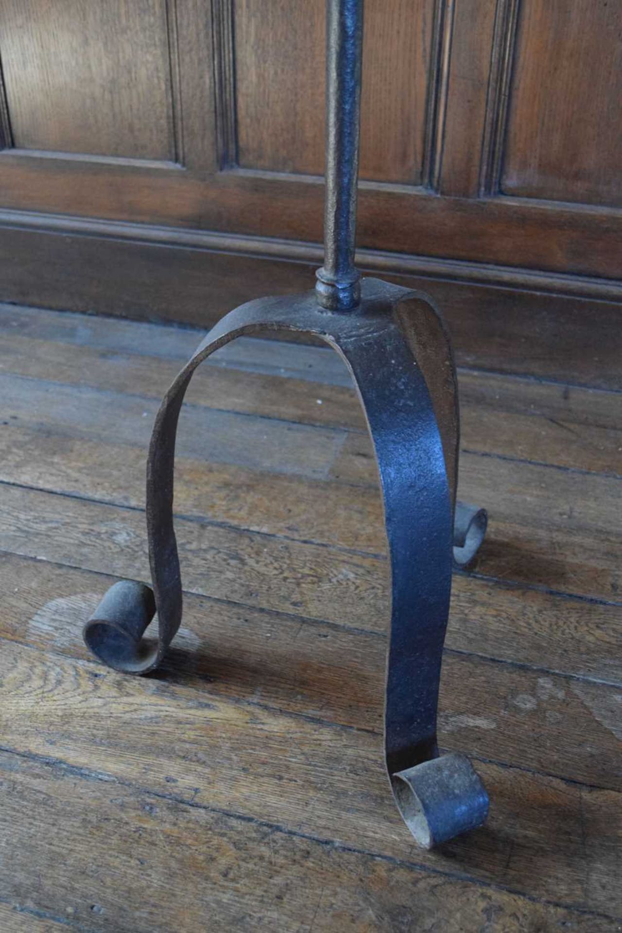 Floor-standing wrought iron candle stand - Image 8 of 13