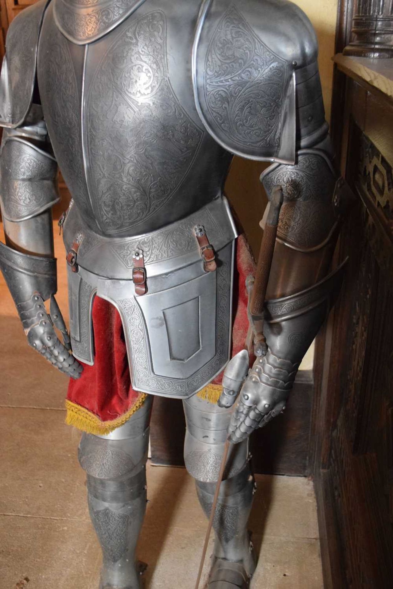 Replica Spanish suit of armour - Image 7 of 13