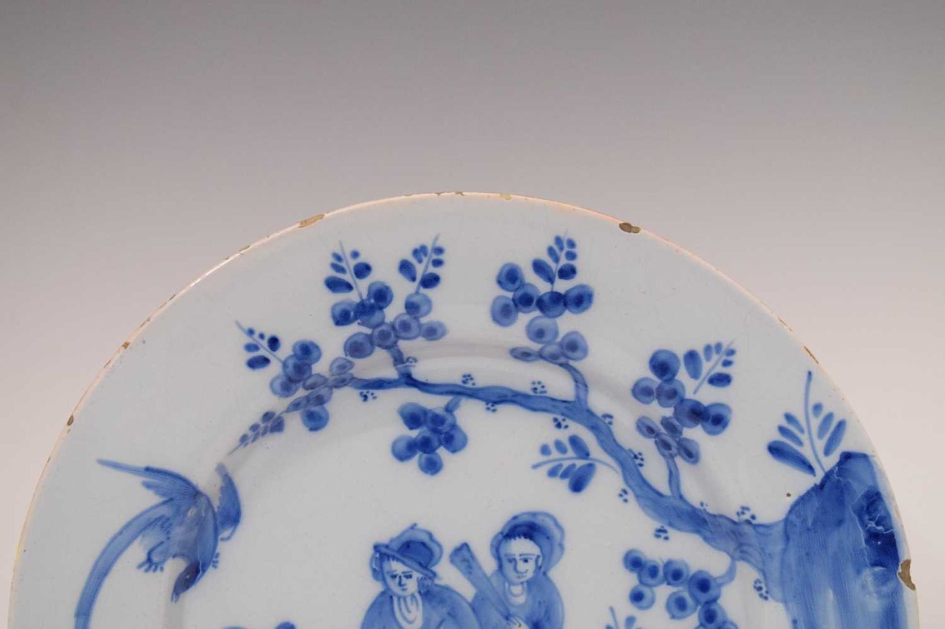 Two mid-18th Century Chinoiserie English delft plates - Image 3 of 10