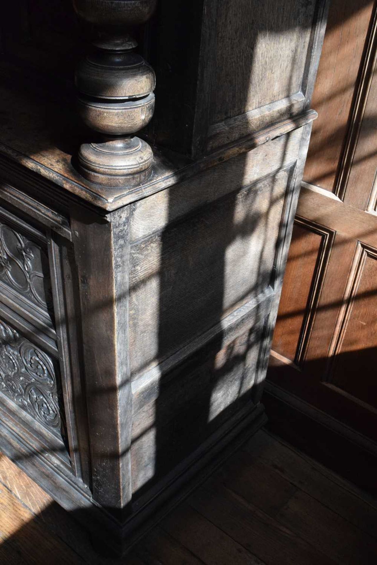 Early 17th Century English carved oak three-tier ‘court’ cupboard - Image 18 of 28