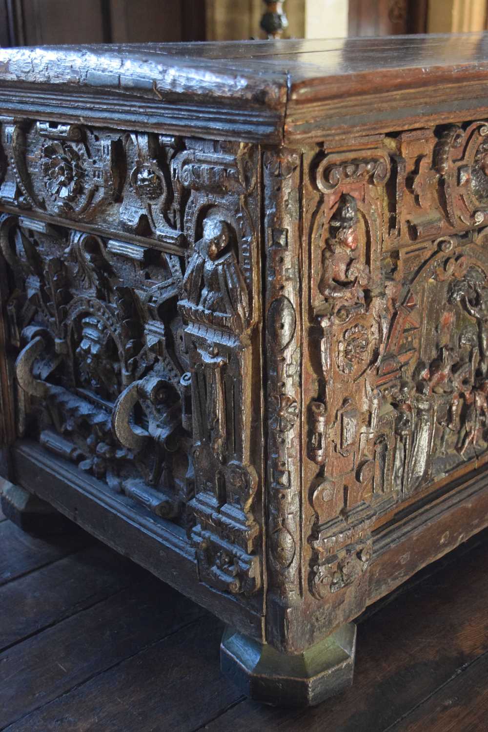 Small late 16th Century carved oak chest - Image 9 of 36