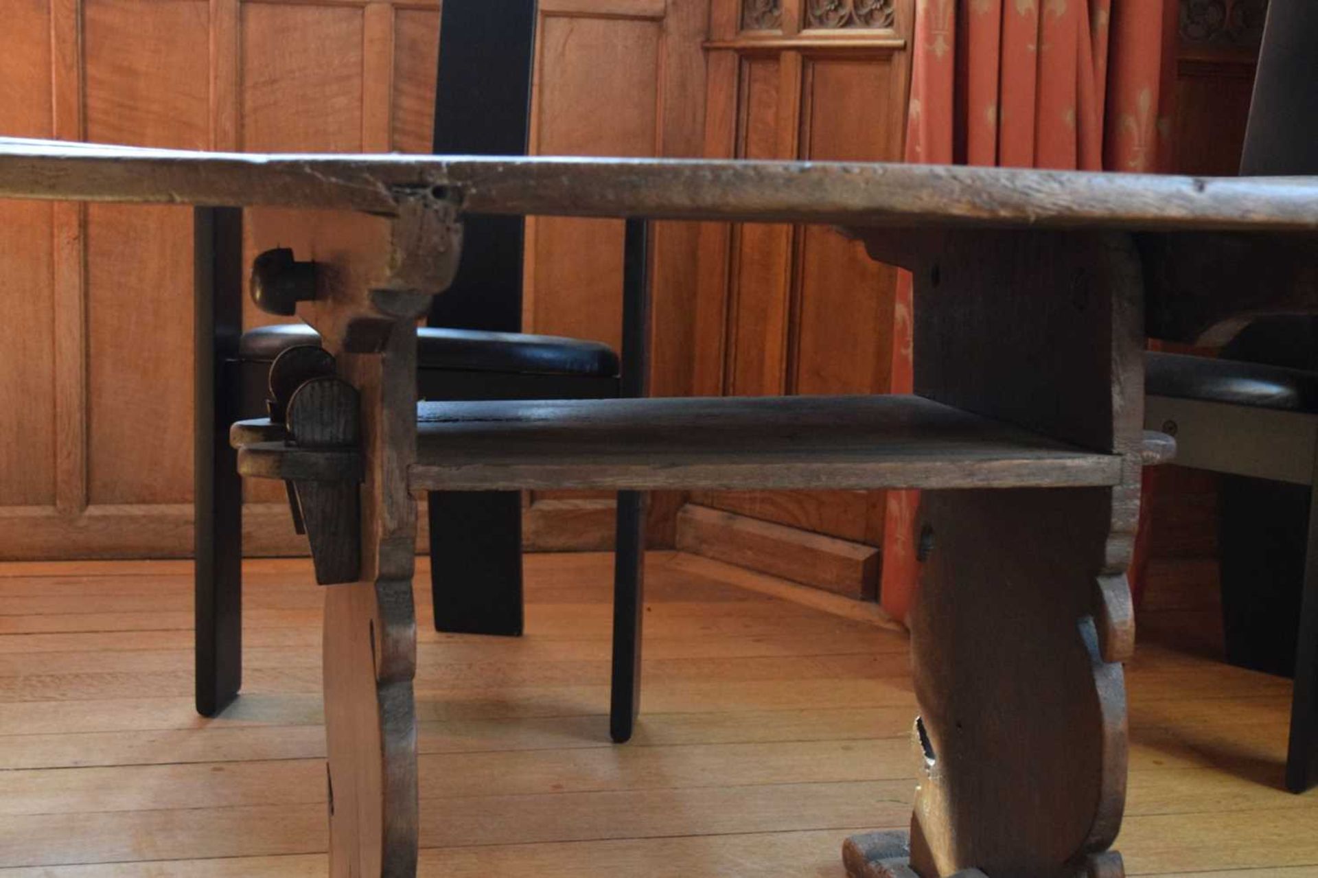 16th Century German oak centre table, Westfalia, 1550 – 1600 - Image 5 of 8