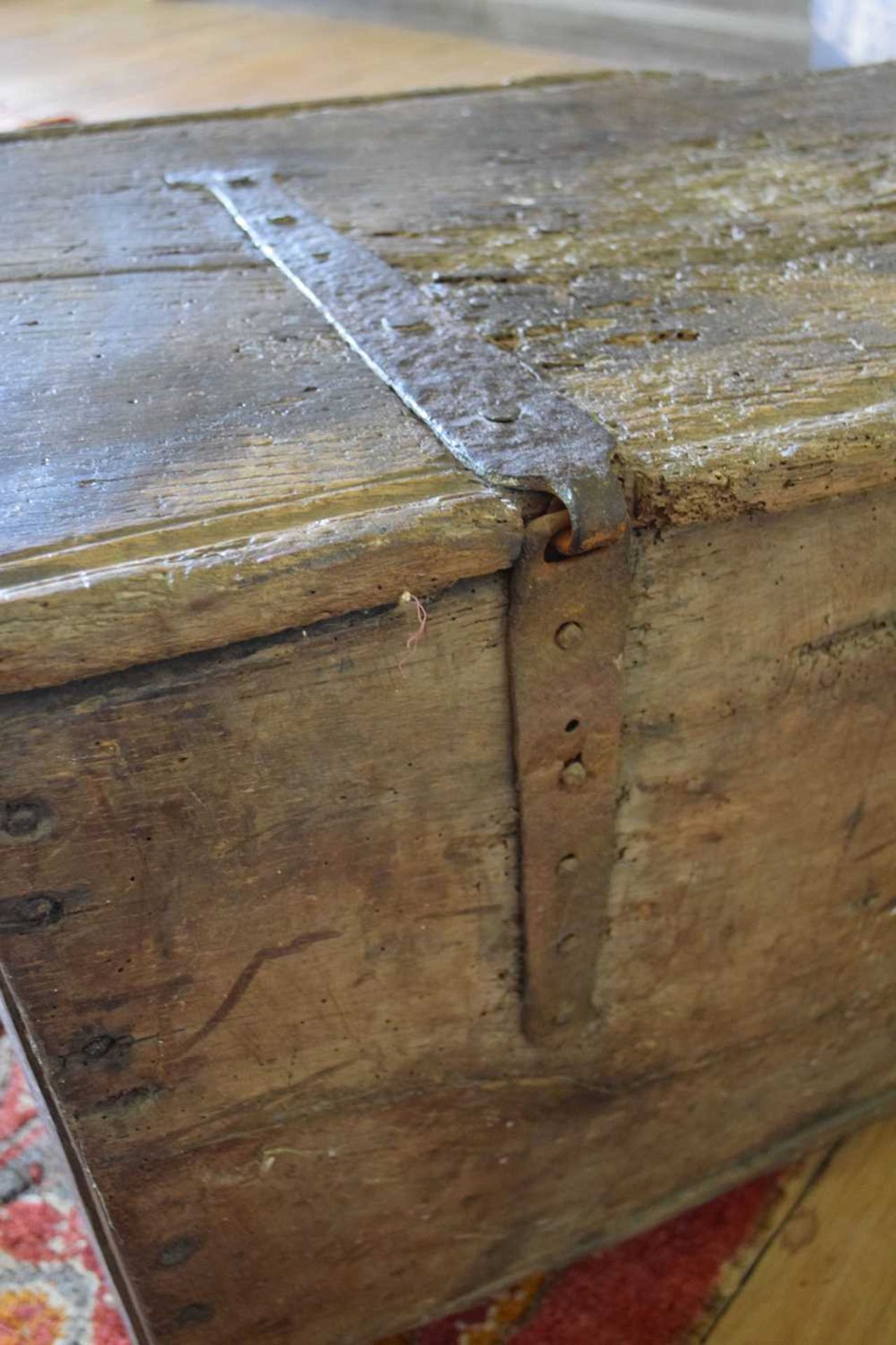 Impressive oak boarded chest, circa 1500 - Image 17 of 25