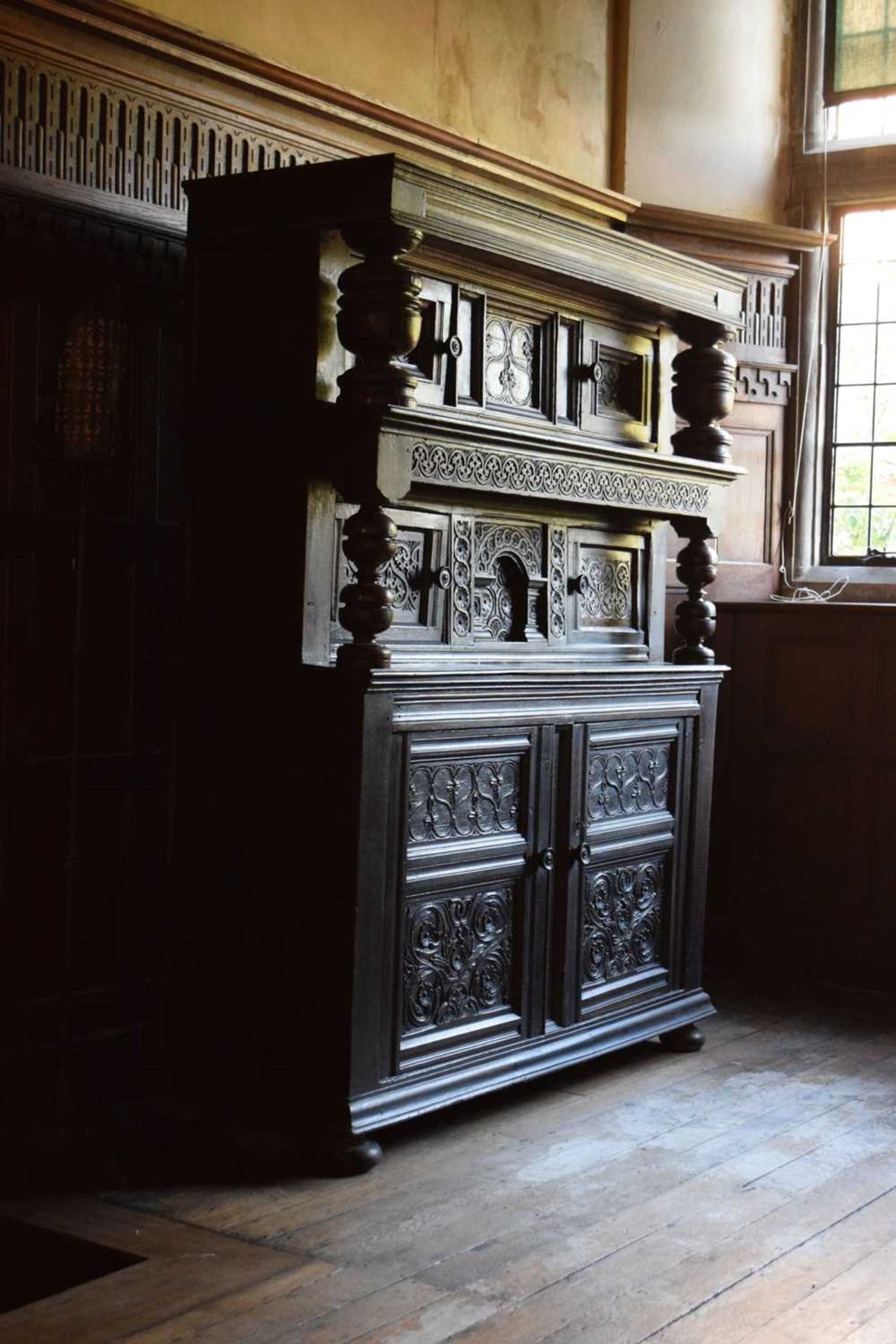 Early 17th Century English carved oak three-tier ‘court’ cupboard - Image 25 of 28