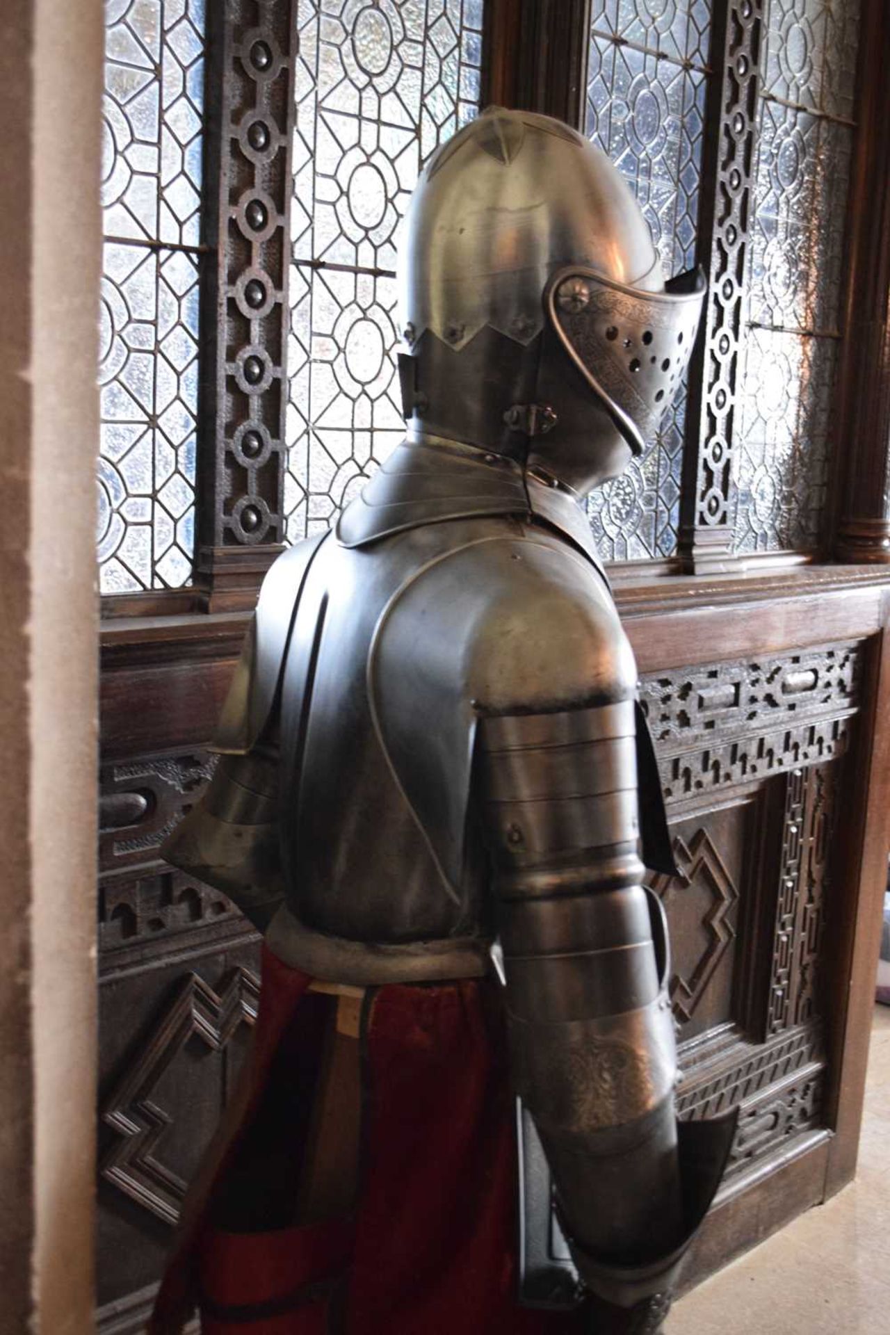 Replica Spanish suit of armour - Image 10 of 13
