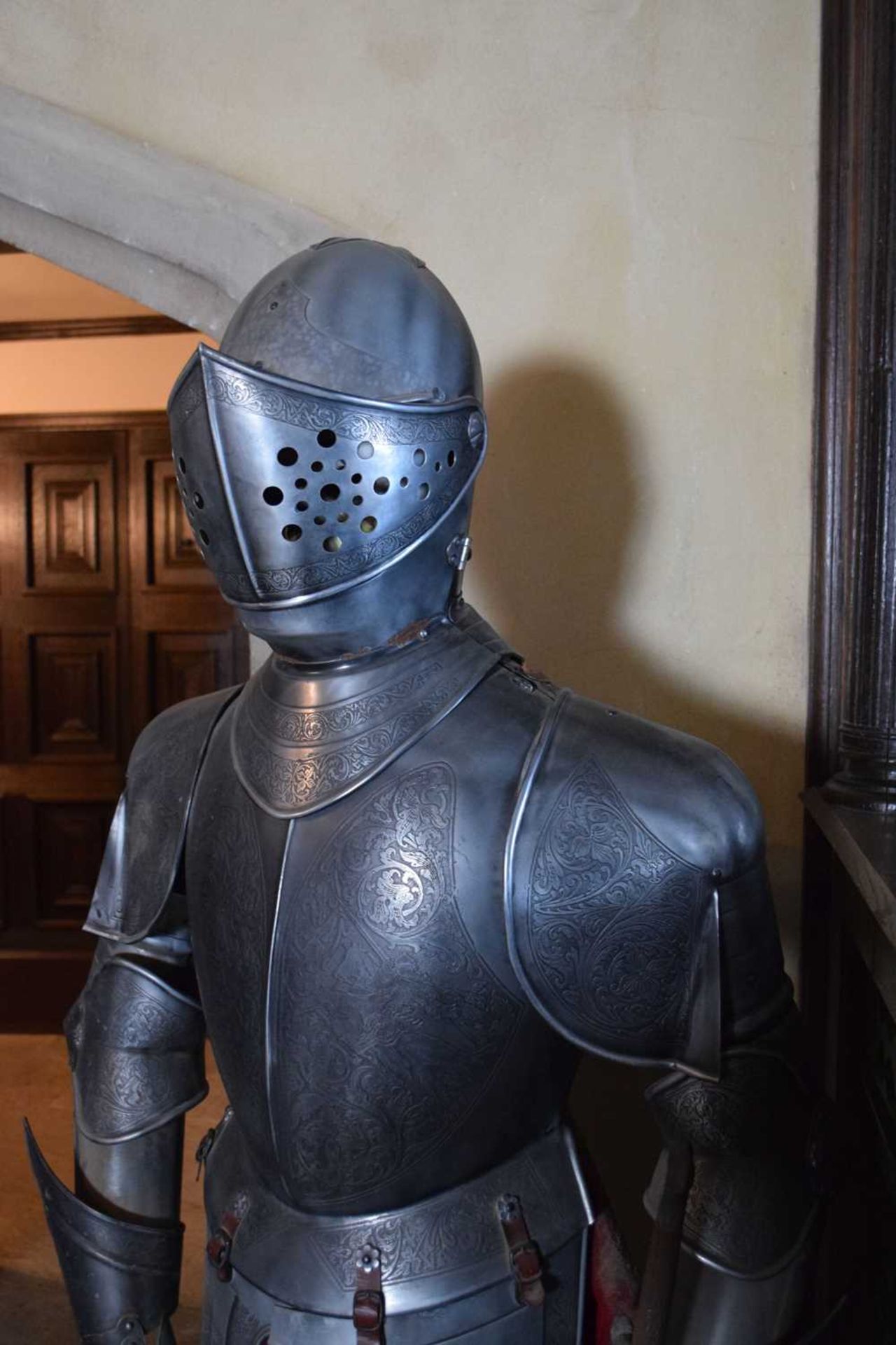 Replica Spanish suit of armour - Image 6 of 13