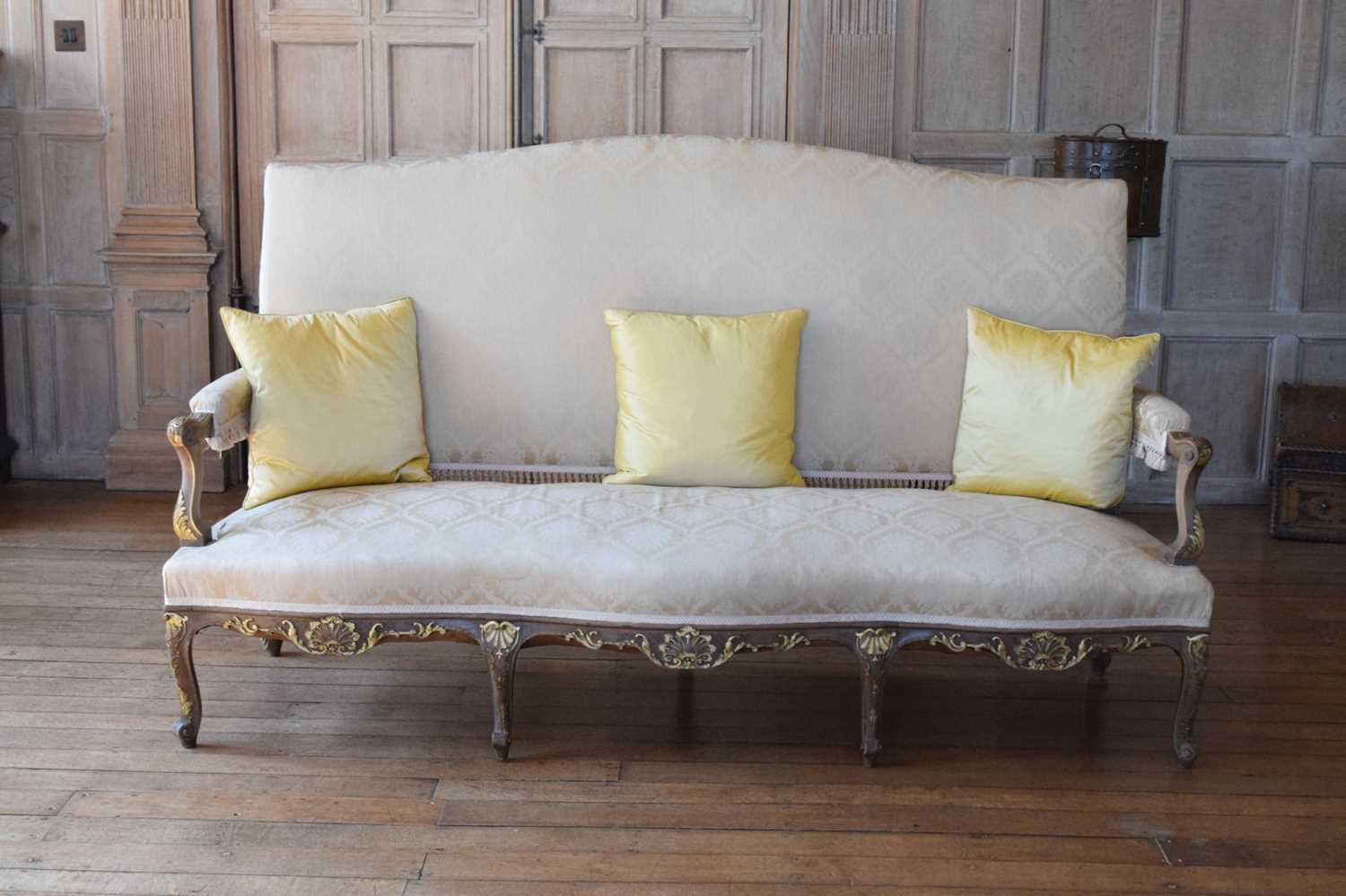 Early 20th Century carved beech and parcel-gilt settee - Image 2 of 12