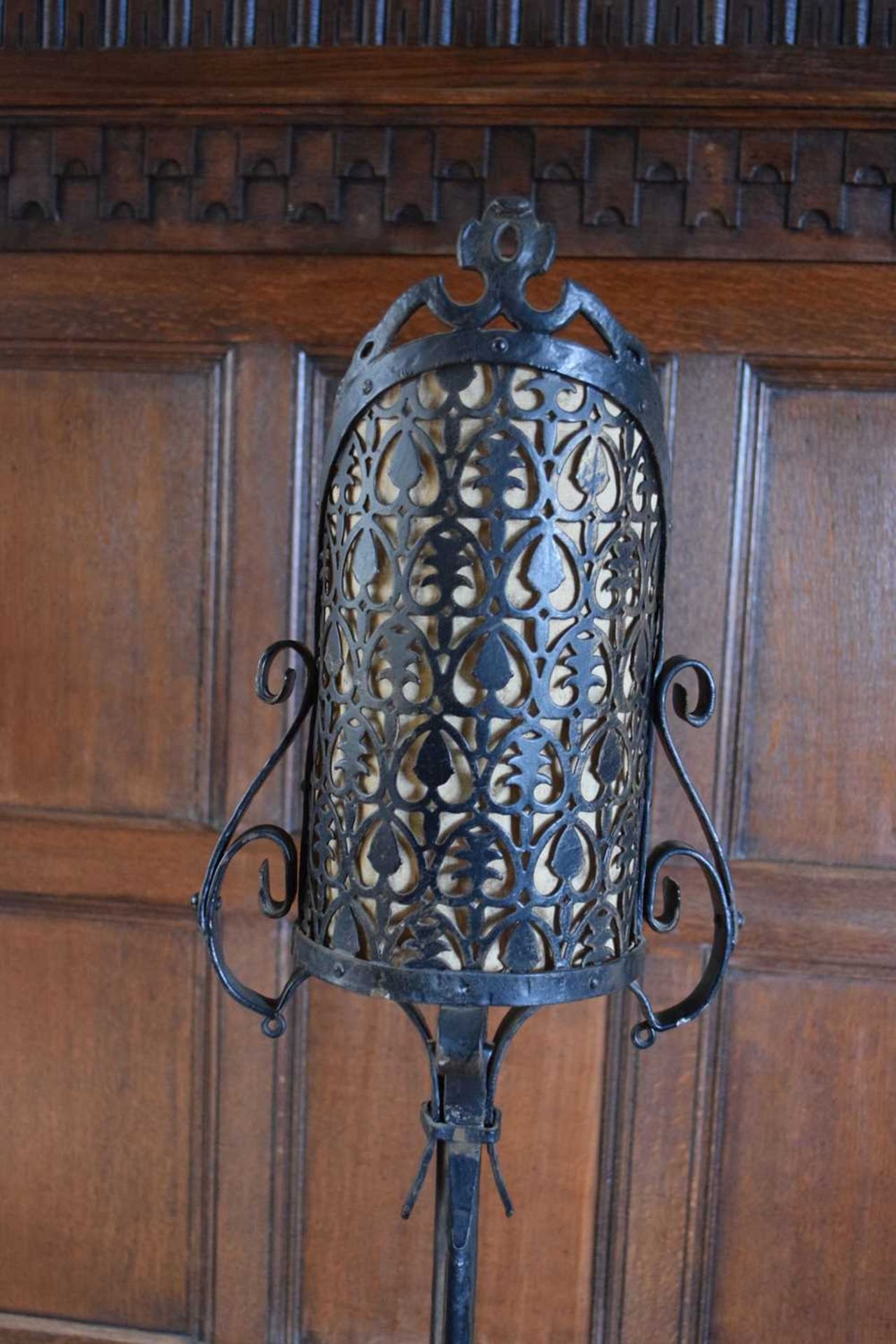 Iron standard lamp - Image 4 of 10