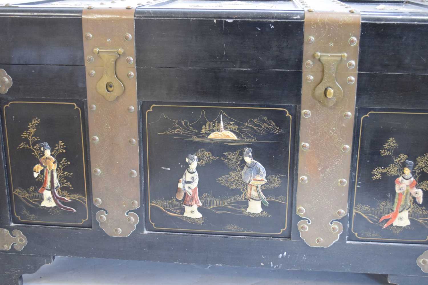 Early 20th Century lacquer and inlaid trunk - Image 3 of 10