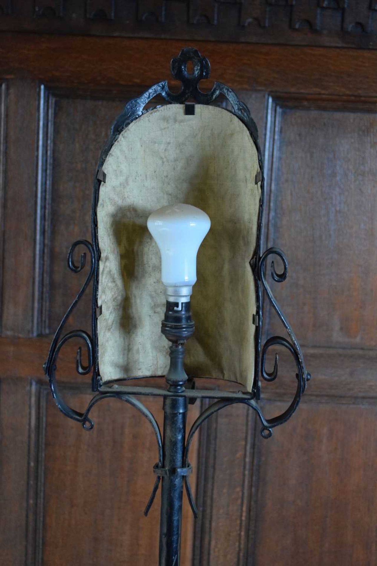 Iron standard lamp - Image 8 of 10